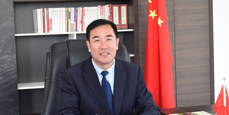 第八屆陜西省優(yōu)秀企業(yè)家風(fēng)采 ——陜西果業(yè)科技集團有限公司 執(zhí)行董事、總經(jīng)理 南學(xué)平