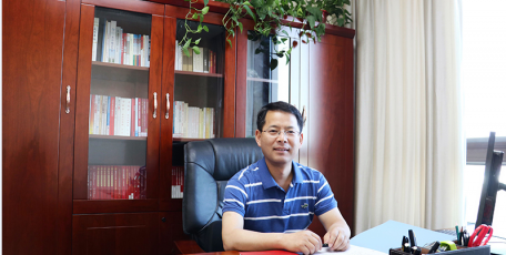 第八屆陜西省優(yōu)秀企業(yè)家風(fēng)采 ——咸陽市天然氣總公司 總經(jīng)理  簡玉峰
