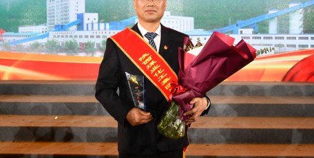 “幫助別人就是一種幸福！”