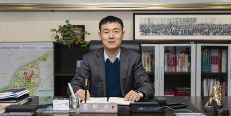 第八屆陜西省優(yōu)秀企業(yè)家風(fēng)采 ——意景生態(tài)環(huán)境科技有限公司黨支部書記、董事長 韓宏