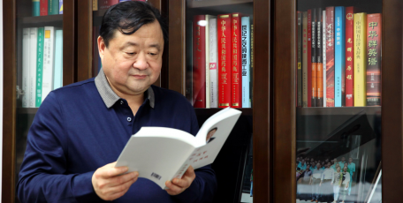 【陜西省優(yōu)秀企業(yè)家風(fēng)采】西安利君制藥有限責(zé)任公司董事長(zhǎng)陳西功