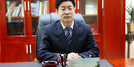 第八屆陜西省優(yōu)秀企業(yè)家風(fēng)采 ——陜西龍華煤焦電集團(tuán)有限責(zé)任公司 董事長  高杰