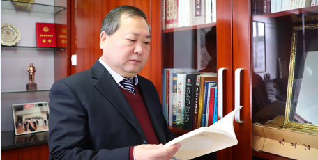 第八屆陜西省優(yōu)秀企業(yè)家風(fēng)采 ——陜西陜煤黃陵礦業(yè)有限公司 黨委書記、董事長 雷貴生