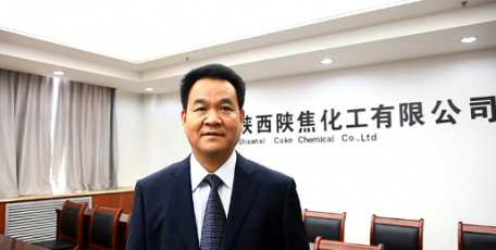 因?yàn)橄嘈潘钥匆姟兘构军h委書記、董事長：姚繼峰