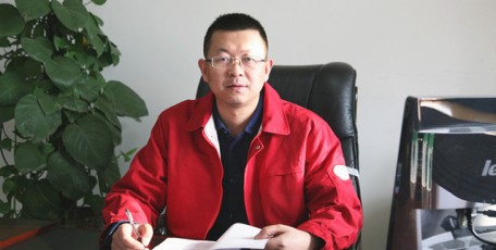第八屆陜西省優(yōu)秀企業(yè)家風(fēng)采 ——陜西東嶺冶煉有限公司 總經(jīng)理 趙小強